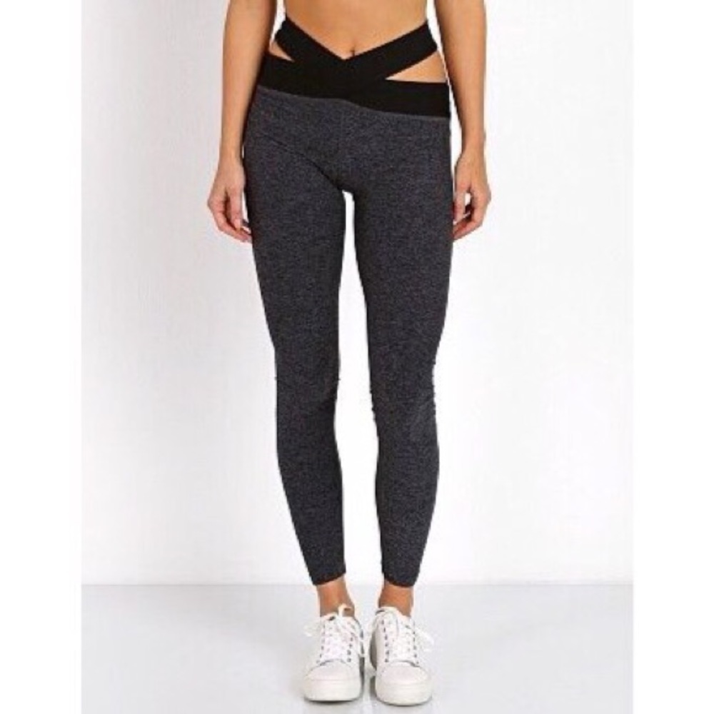 Beyond Yoga East Bound criss cross waist leggings - Picture 1 of 8